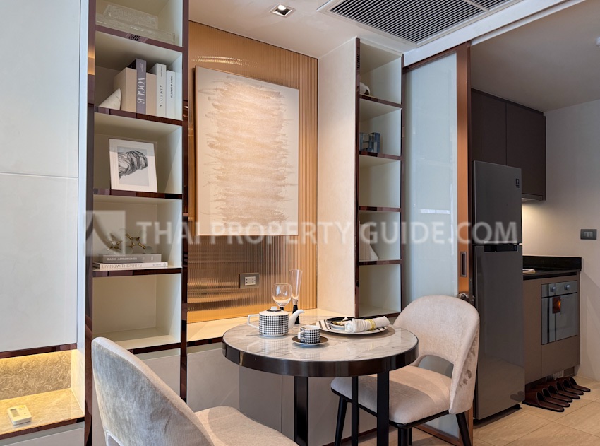 Condominium in Ploenchit 