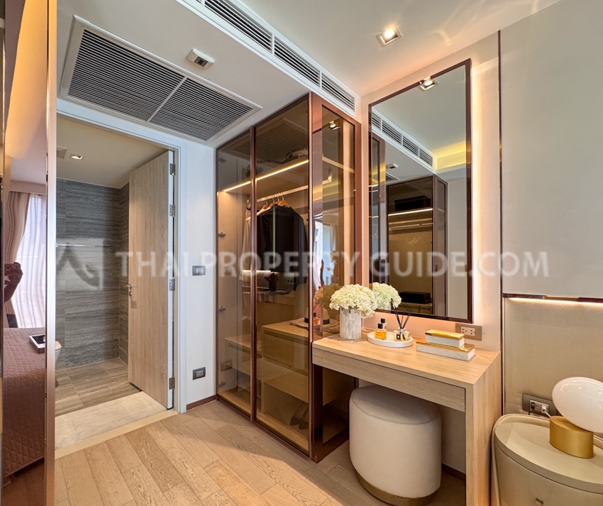 Condominium in Ploenchit 
