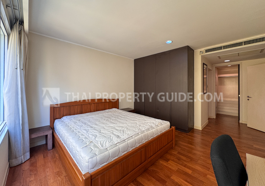 Condominium in Ploenchit 