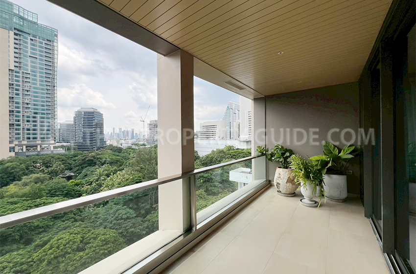 Condominium in Ploenchit 