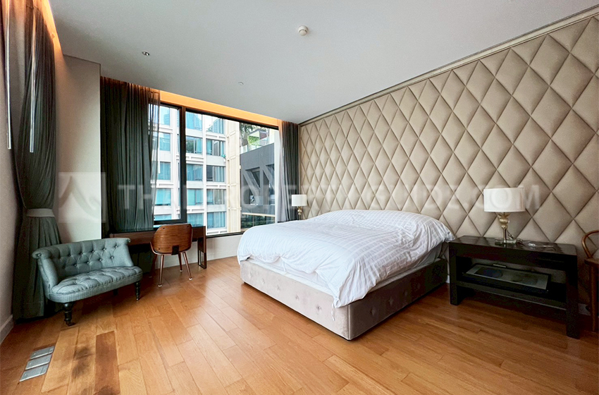 Condominium in Ploenchit 