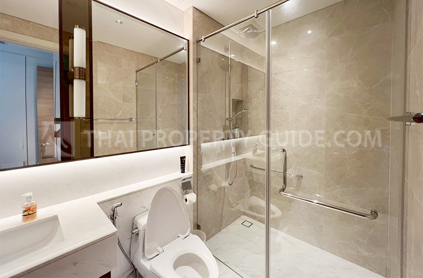 Condominium in Ploenchit 