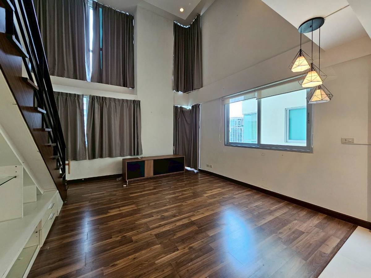 Condominium for rent in Ploenchit