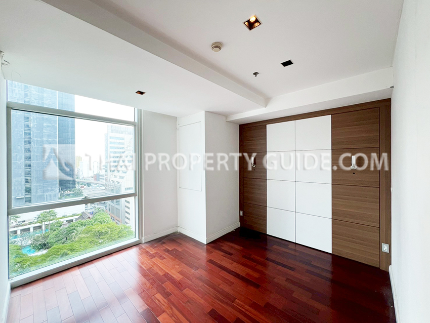 Condominium in Ploenchit : Athenee Residence 