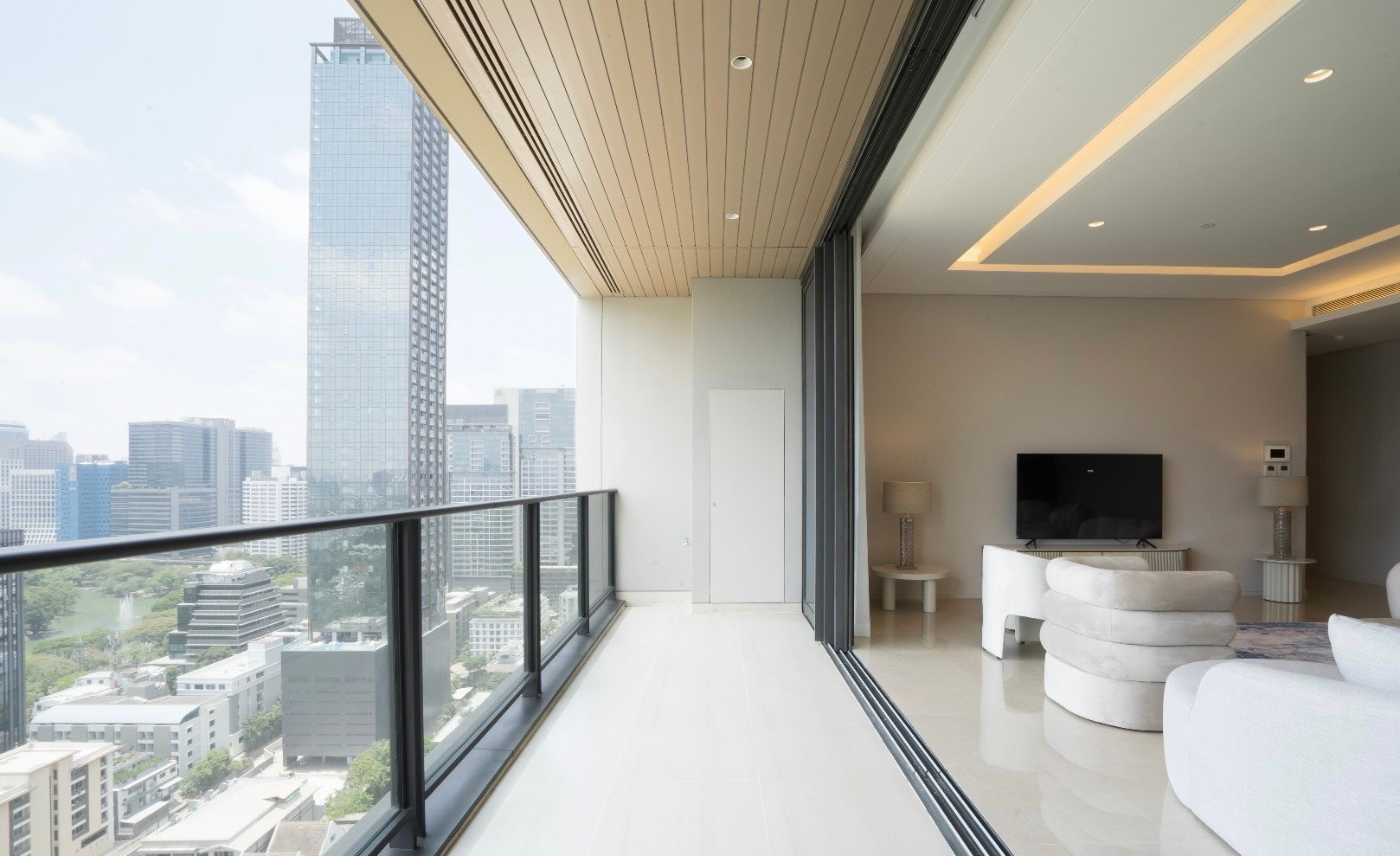 Condominium in Ploenchit 