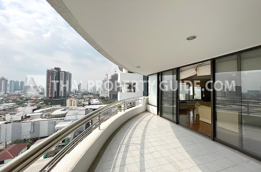 Condominium in Sathorn 