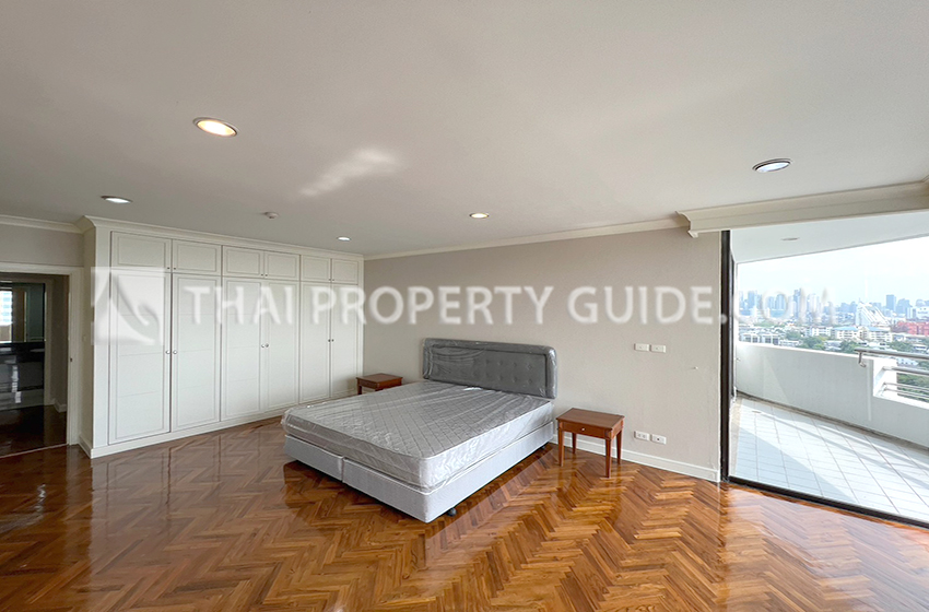 Condominium in Sathorn 