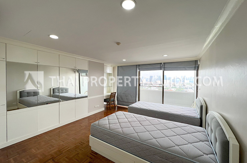 Condominium in Sathorn 