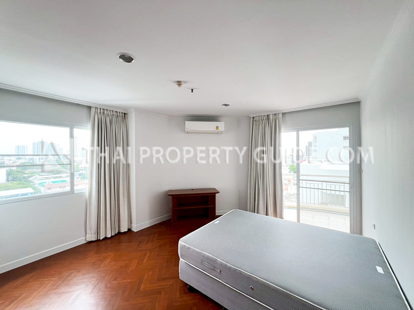 Condominium in Sathorn 