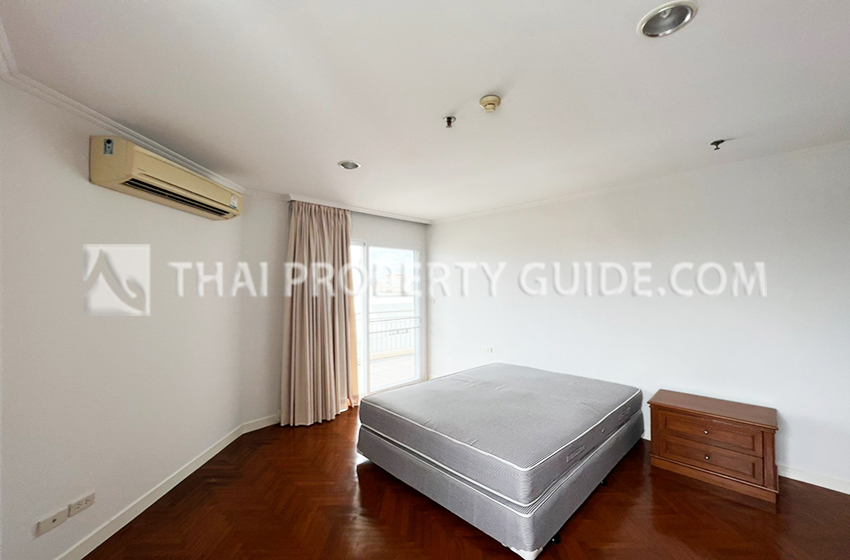 Condominium in Sathorn 