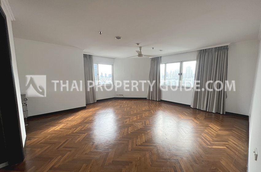 Condominium in Sathorn 