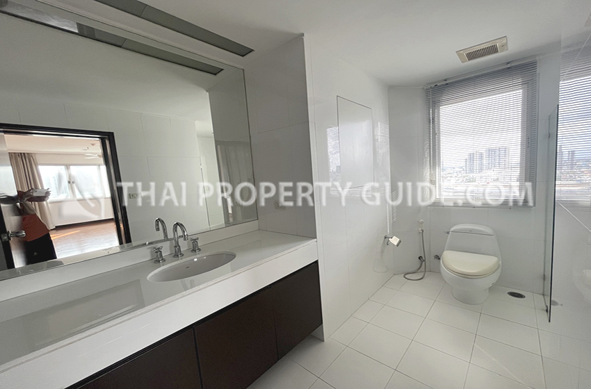 Condominium in Sathorn 