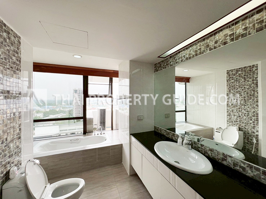 Condominium in Sathorn 