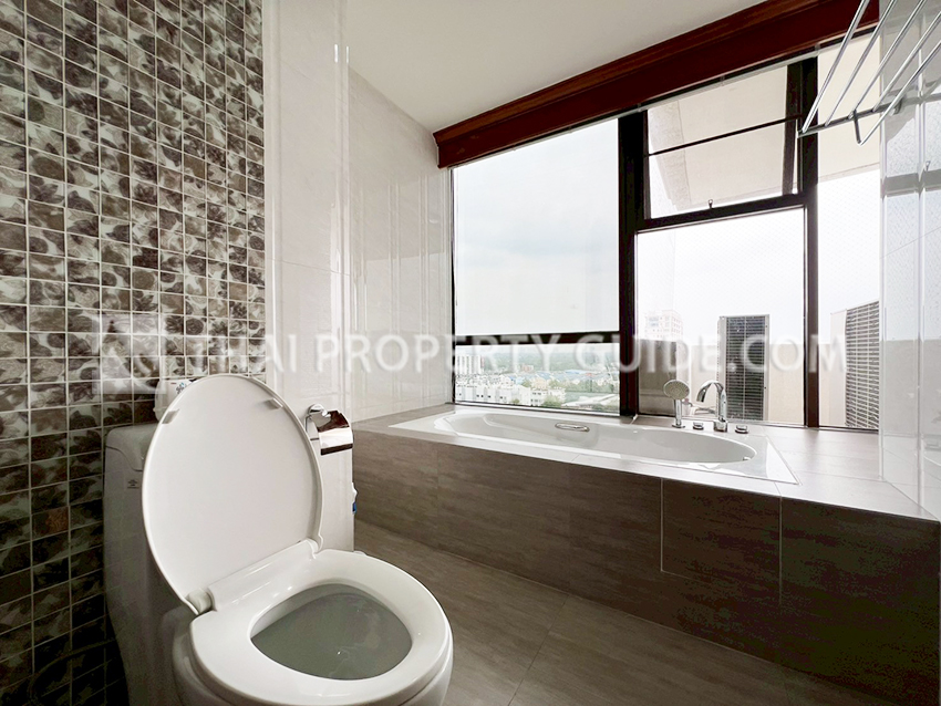 Condominium in Sathorn 