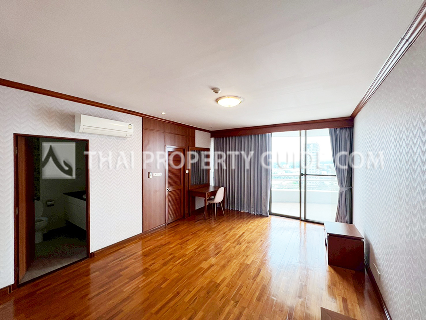 Condominium in Sathorn 