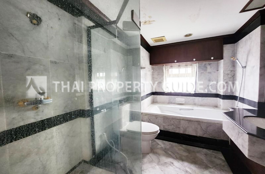 Condominium in Sathorn 