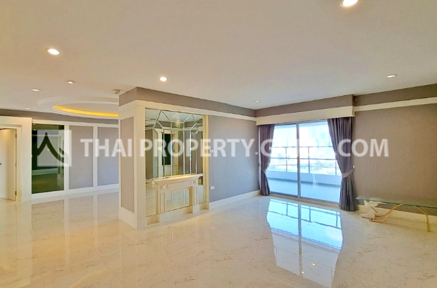Condominium in Sathorn 