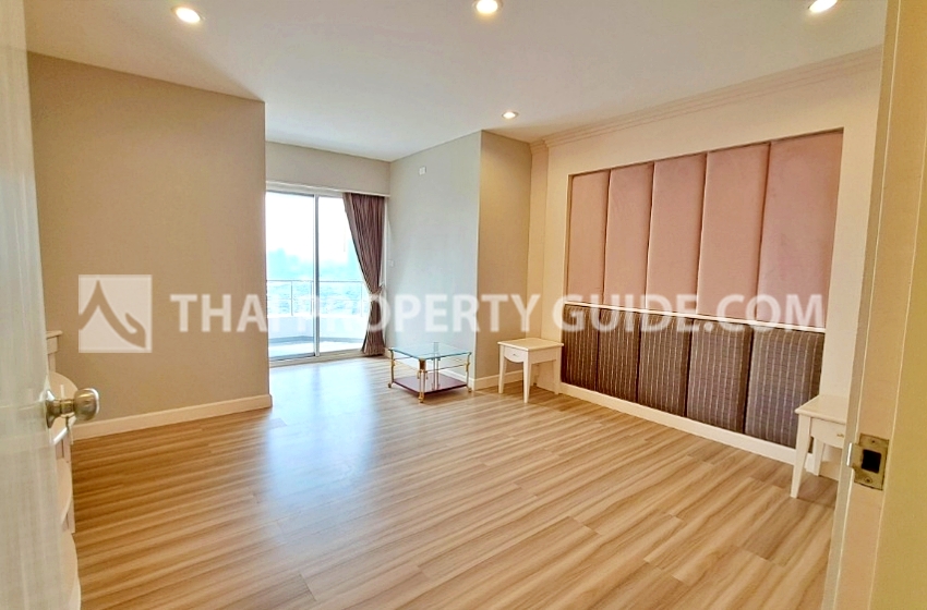 Condominium in Sathorn 