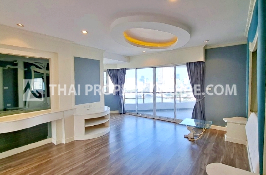 Condominium in Sathorn 