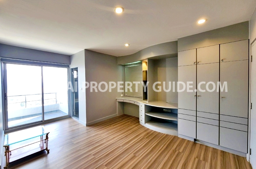 Condominium in Sathorn 