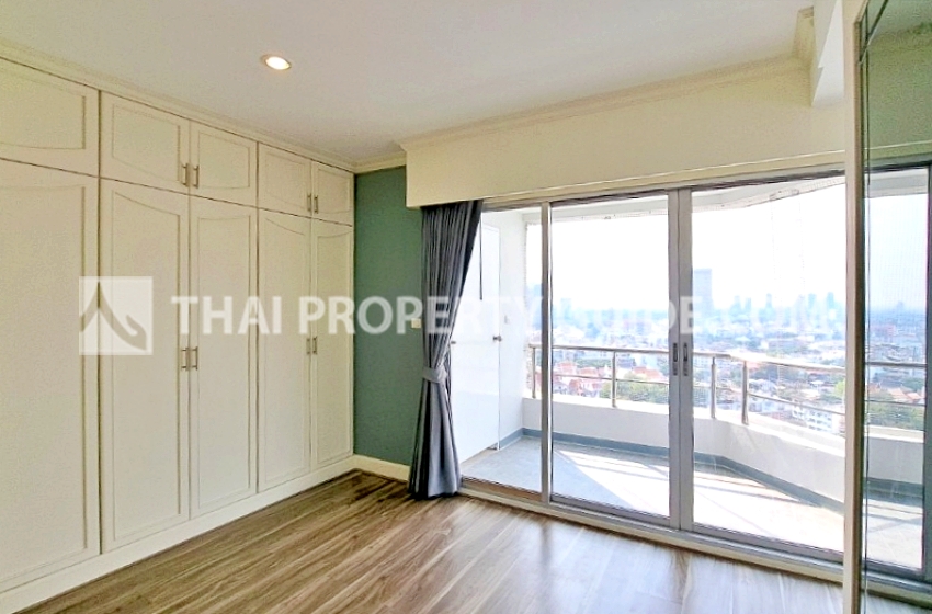 Condominium in Sathorn 
