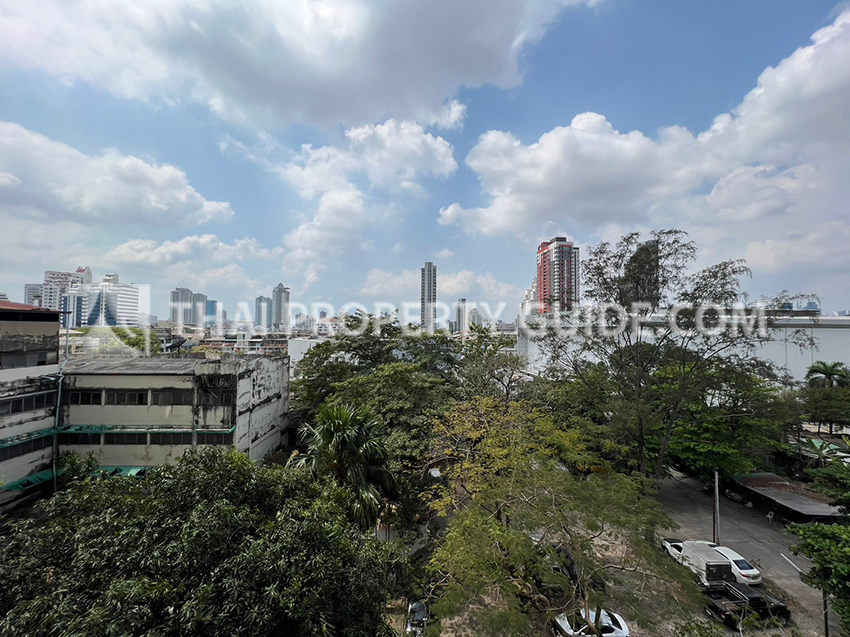 Condominium in Sathorn 
