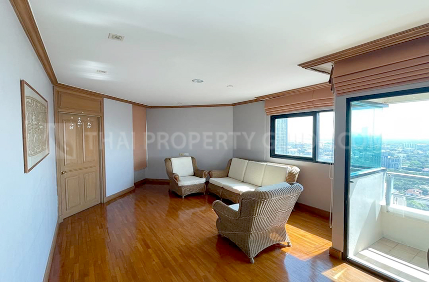 Condominium in Sathorn 