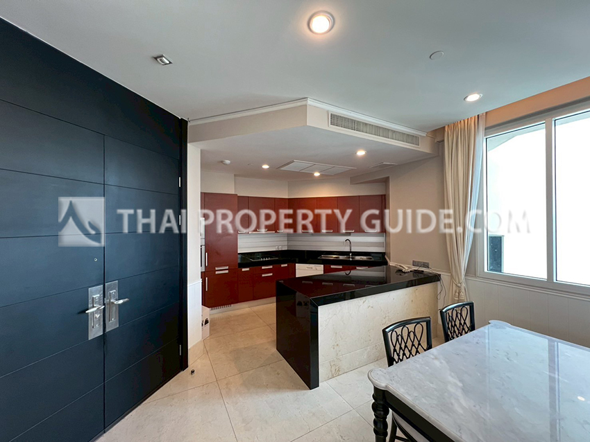 Condominium in Sathorn : The Infinity