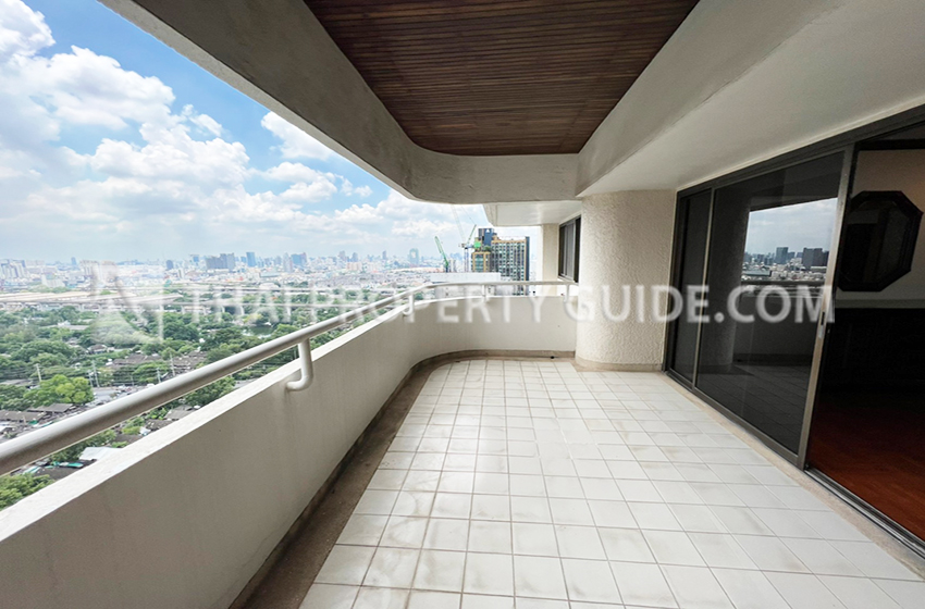 Condominium in Sukhumvit 