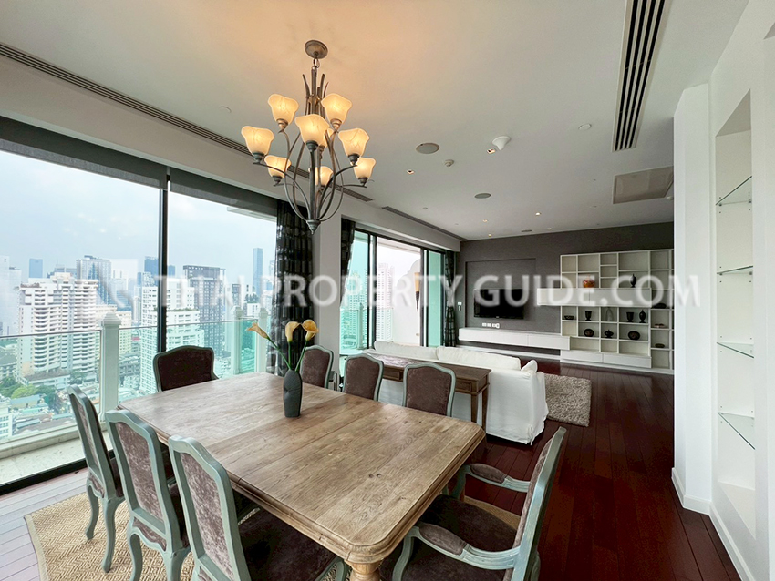 Condominium in Sukhumvit : Le Raffine 39 