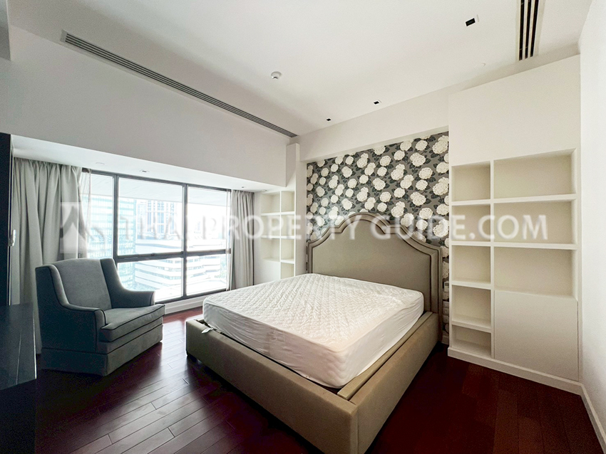 Condominium in Sukhumvit : Le Raffine 39 