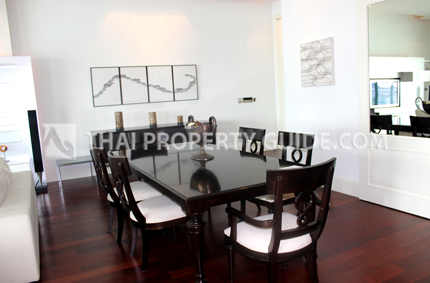 Condominium in Sukhumvit : Le Raffine 39 