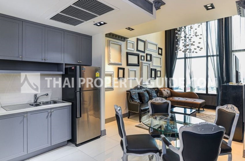 Condominium in Sukhumvit : The Emporio Place 