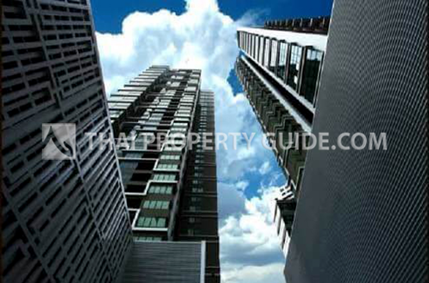 Condominium in Sukhumvit : The Emporio Place 