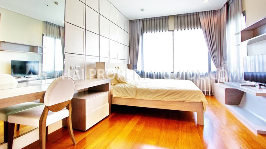 Condominium in Sukhumvit : Bright Sukhumvit 24 