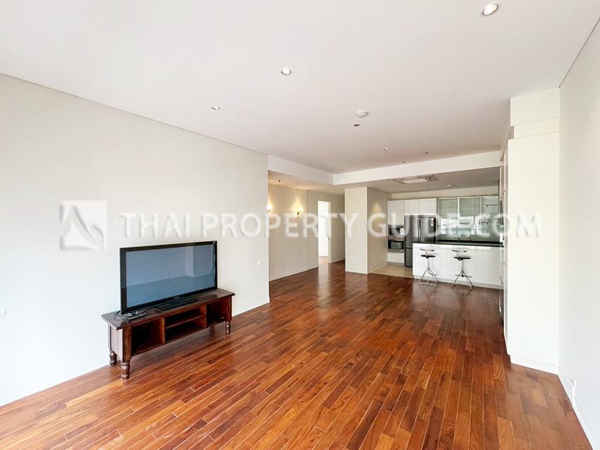 Condominium in Sukhumvit : Domus Condo Suk 16 