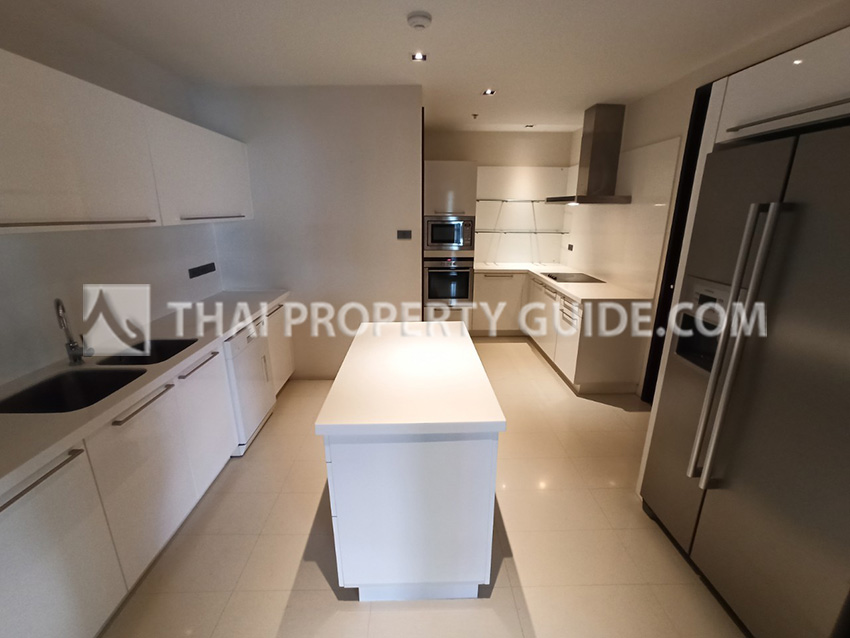 Condominium in Sukhumvit : Belgravia Residences 