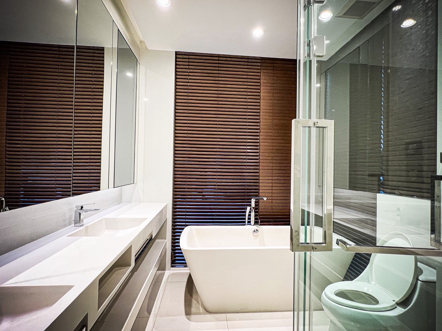 Condominium in Sukhumvit : Vittorio Condominium at Sukhumvit 39 