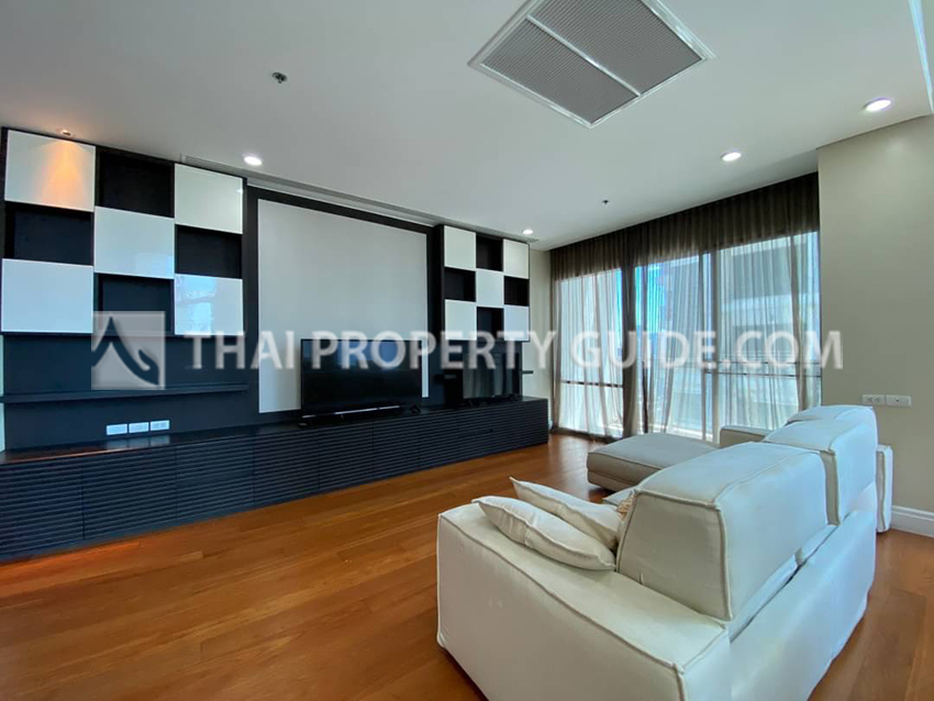 Condominium in Sukhumvit : Bright Sukhumvit 24 