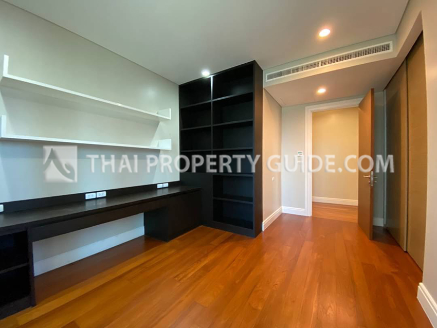 Condominium in Sukhumvit : Bright Sukhumvit 24 