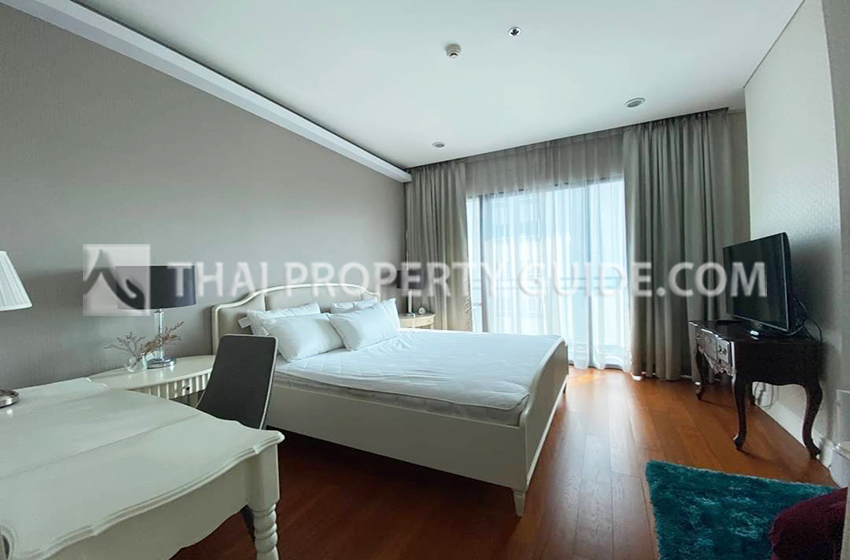 Condominium in Sukhumvit : Bright Sukhumvit 24 