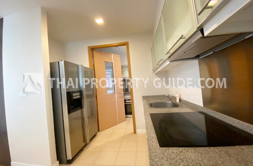 Condominium in Sukhumvit : Millennium Residence 