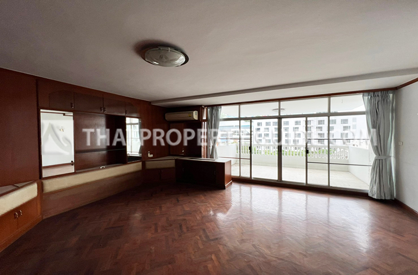 Condominium in Sukhumvit 