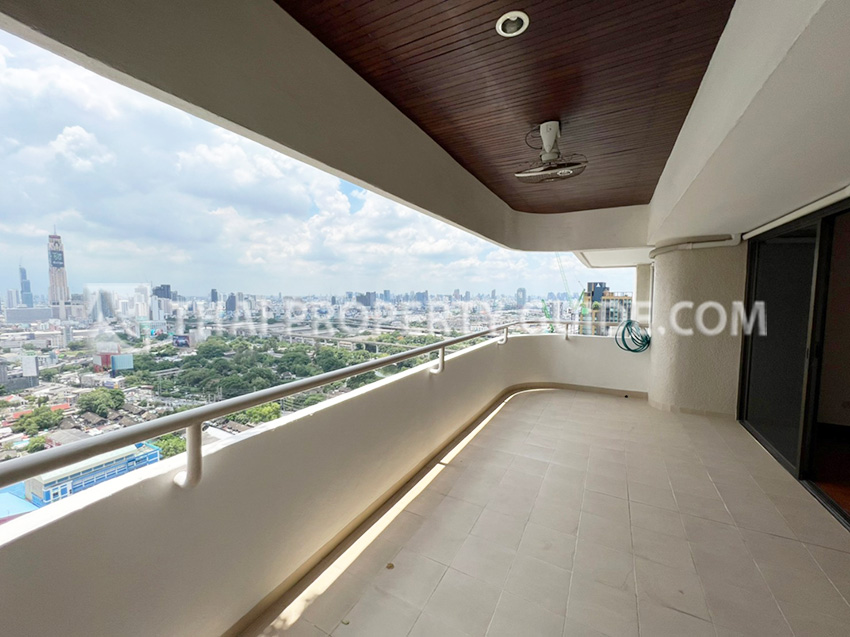 Condominium in Sukhumvit 