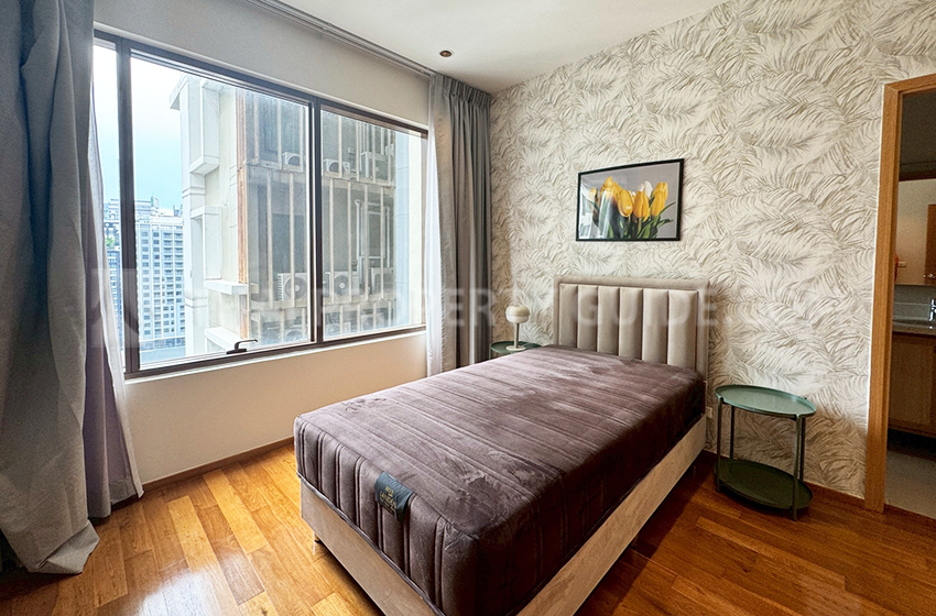 Condominium in Sukhumvit : The Emporio Place 