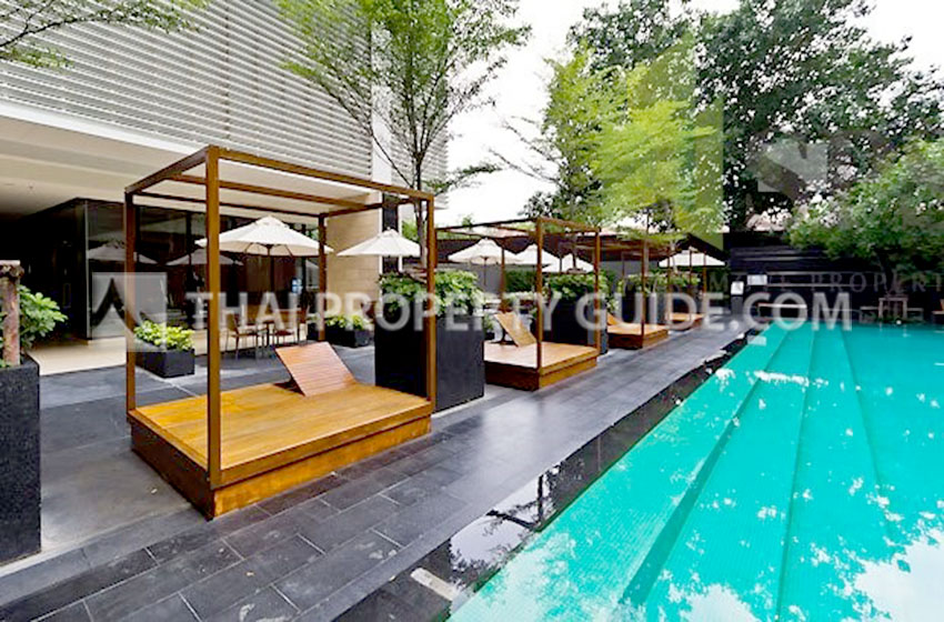 Condominium in Sukhumvit : The Emporio Place 