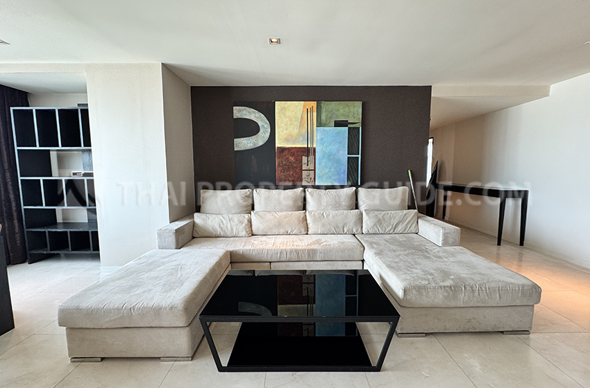 House with Shared Pool for rent in Bangnatrad