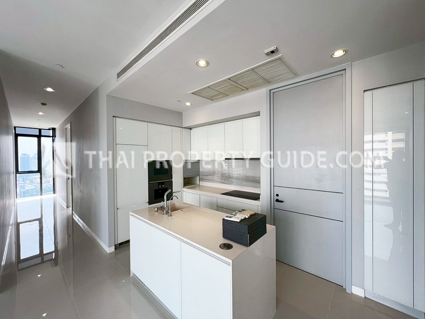 Condominium in Sukhumvit : Vittorio Condominium at Sukhumvit 39 