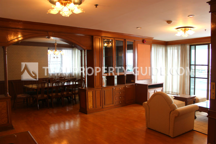 Condominium in Near United Nations 