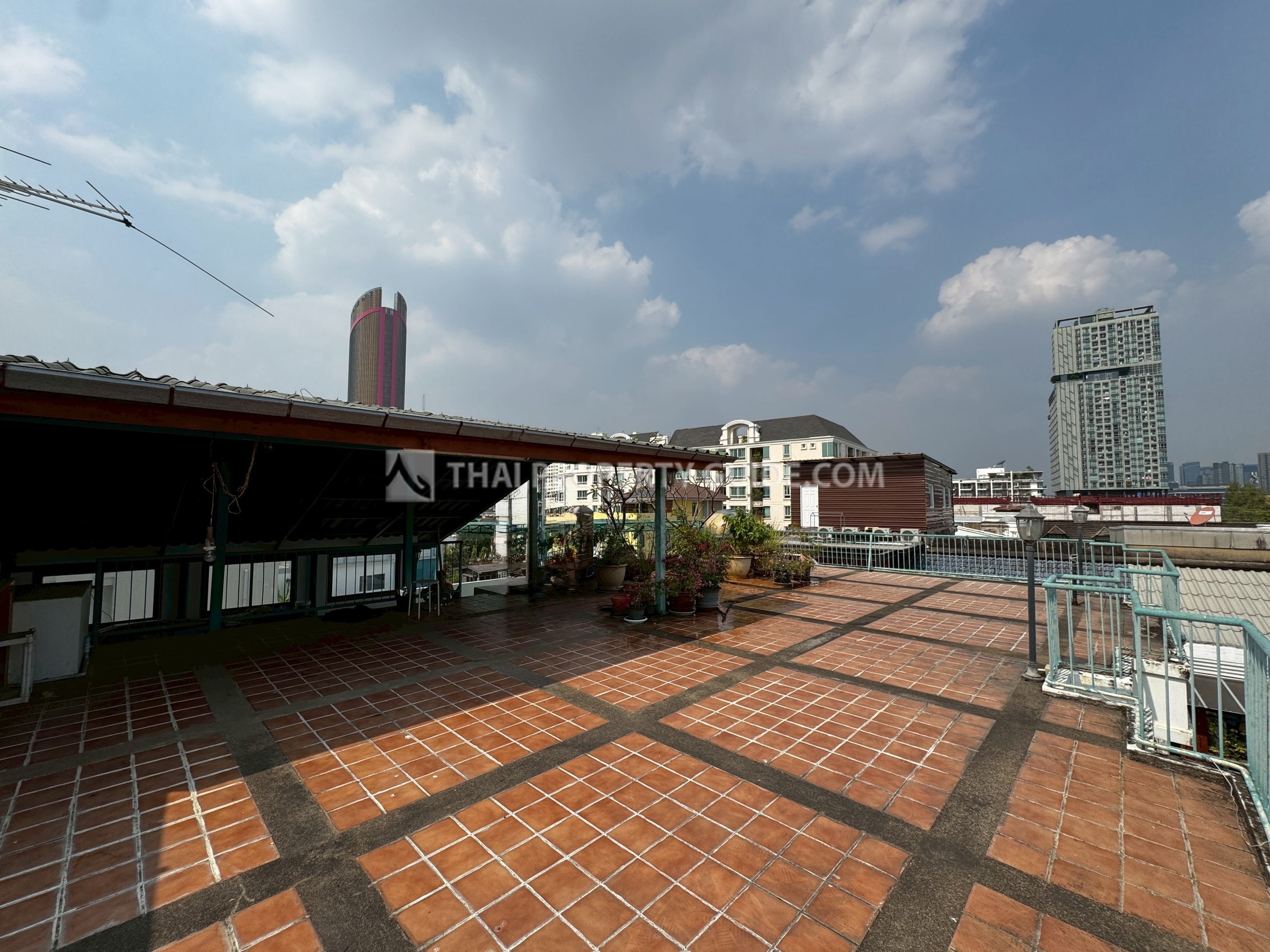 House in Phaholyothin 